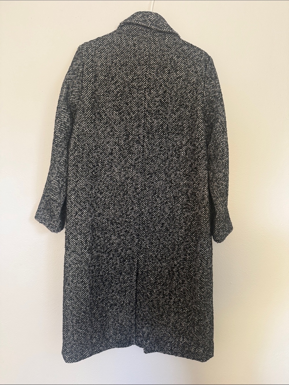 Abercrombie & Fitch Women’s Black & White Herringbone Coat - Picture 3 of 3